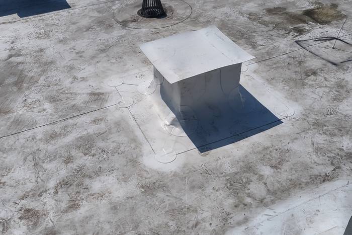 TPO vs PVC: Which Membrane Is Right for Your Houston Commercial Building?